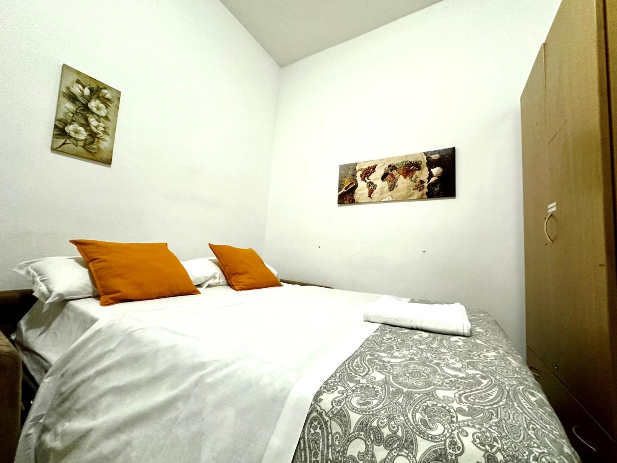 4 Bed Rooms Luxury Apartment Near Colosseum Rom Eksteriør billede