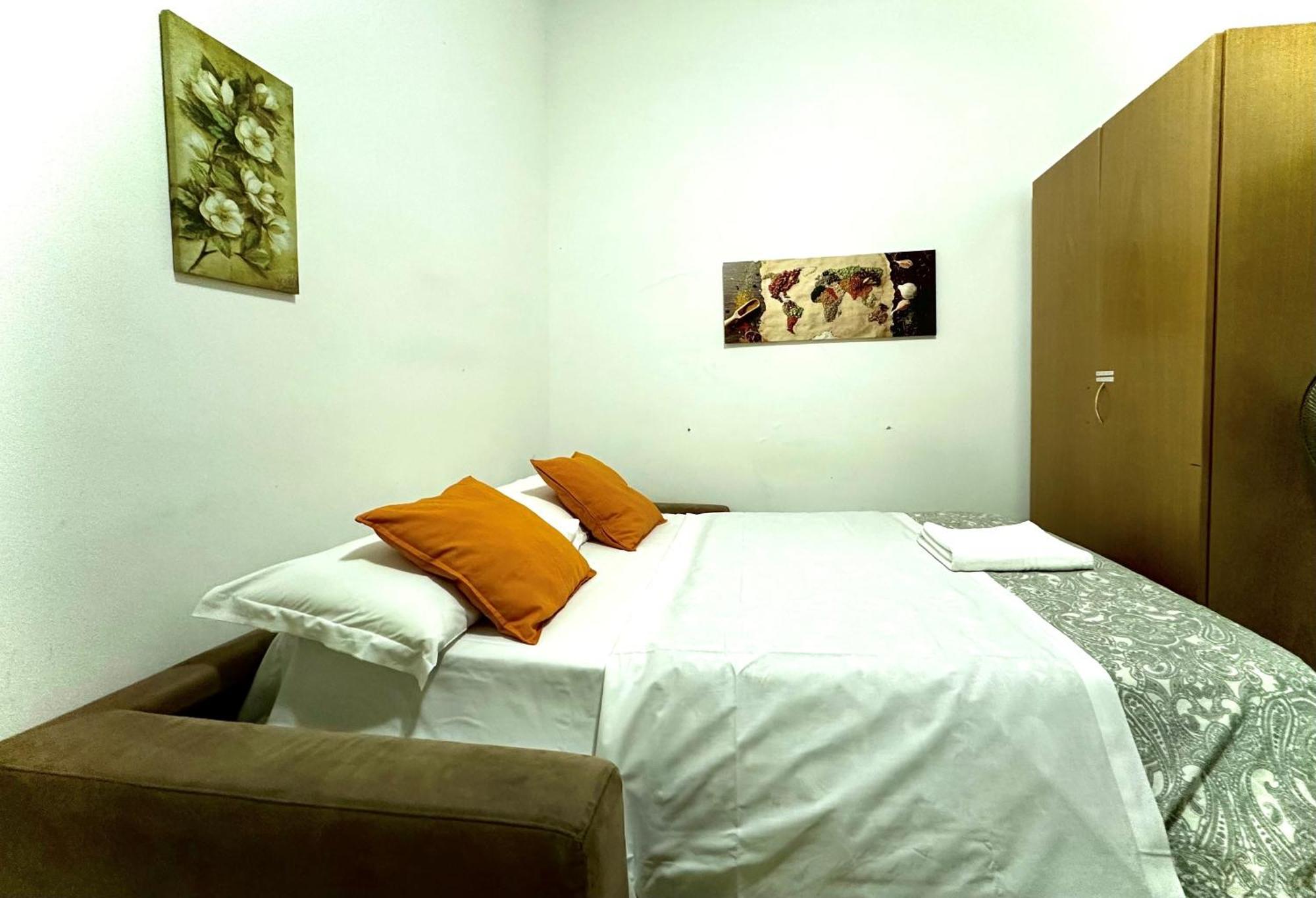 4 Bed Rooms Luxury Apartment Near Colosseum Rom Eksteriør billede